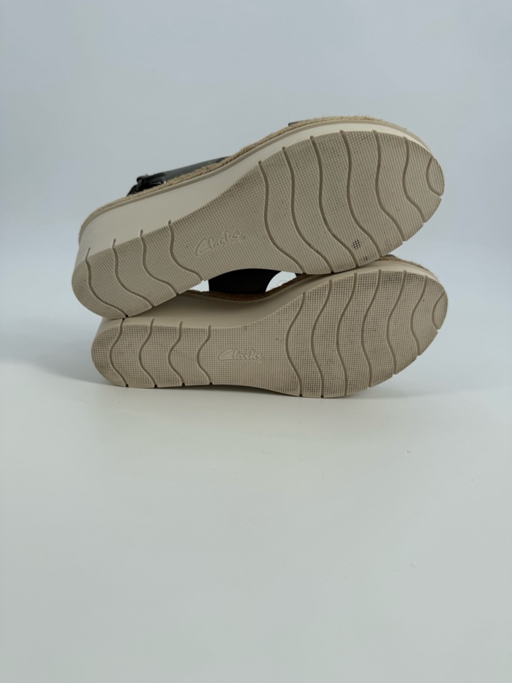 Clarks Artisan Gray Leather Wedge Sandals Slingback Platform Espadrille Style - Picture 4 of 16